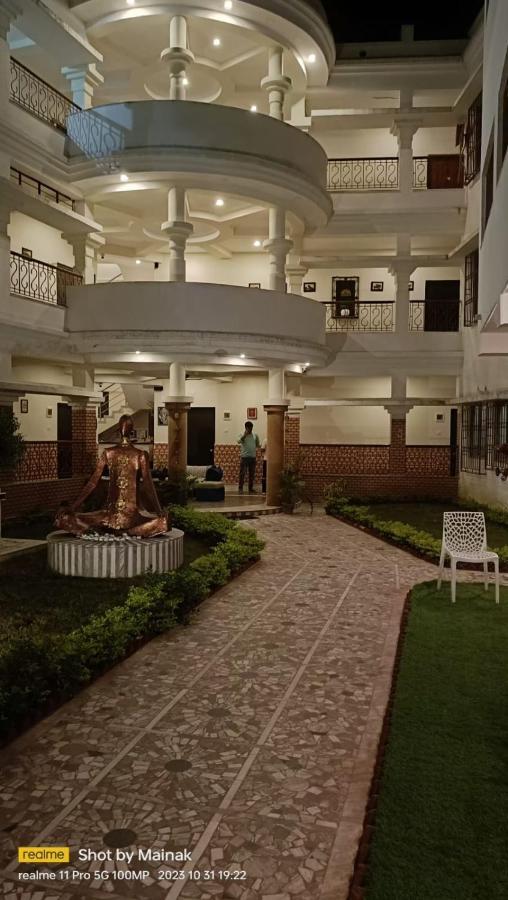 Hotel Kolam Shanti Niketan Ngoại thất bức ảnh